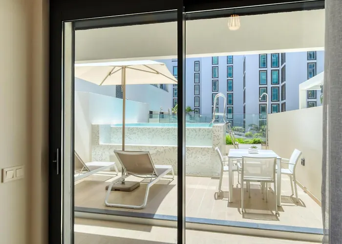 Acqua Blue 3o, A In Madeira * 丰沙尔